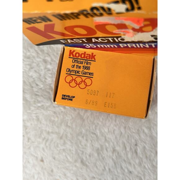 Kodak Kodacolor Gold 400 35mm film 1 roll @ 24 Exposures Expired 06/89 - Picture 5 of 7